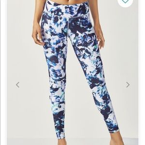 Fabletics Mid-Rise Printed PowerHold® Legging